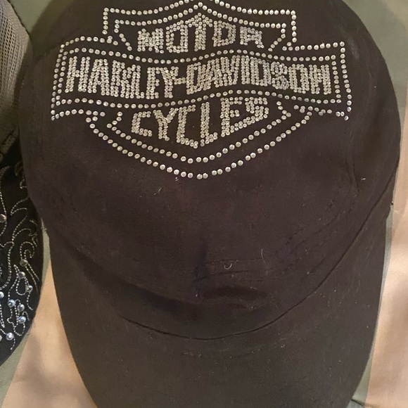 A lot of 3 HD hats and boot strap. Hardly worn. Bling. Harley Davidson - Picture 3 of 7